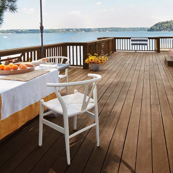 Woodluxe Oil-Based Waterproofing Stain + Sealer - Semi-Transparent, K592